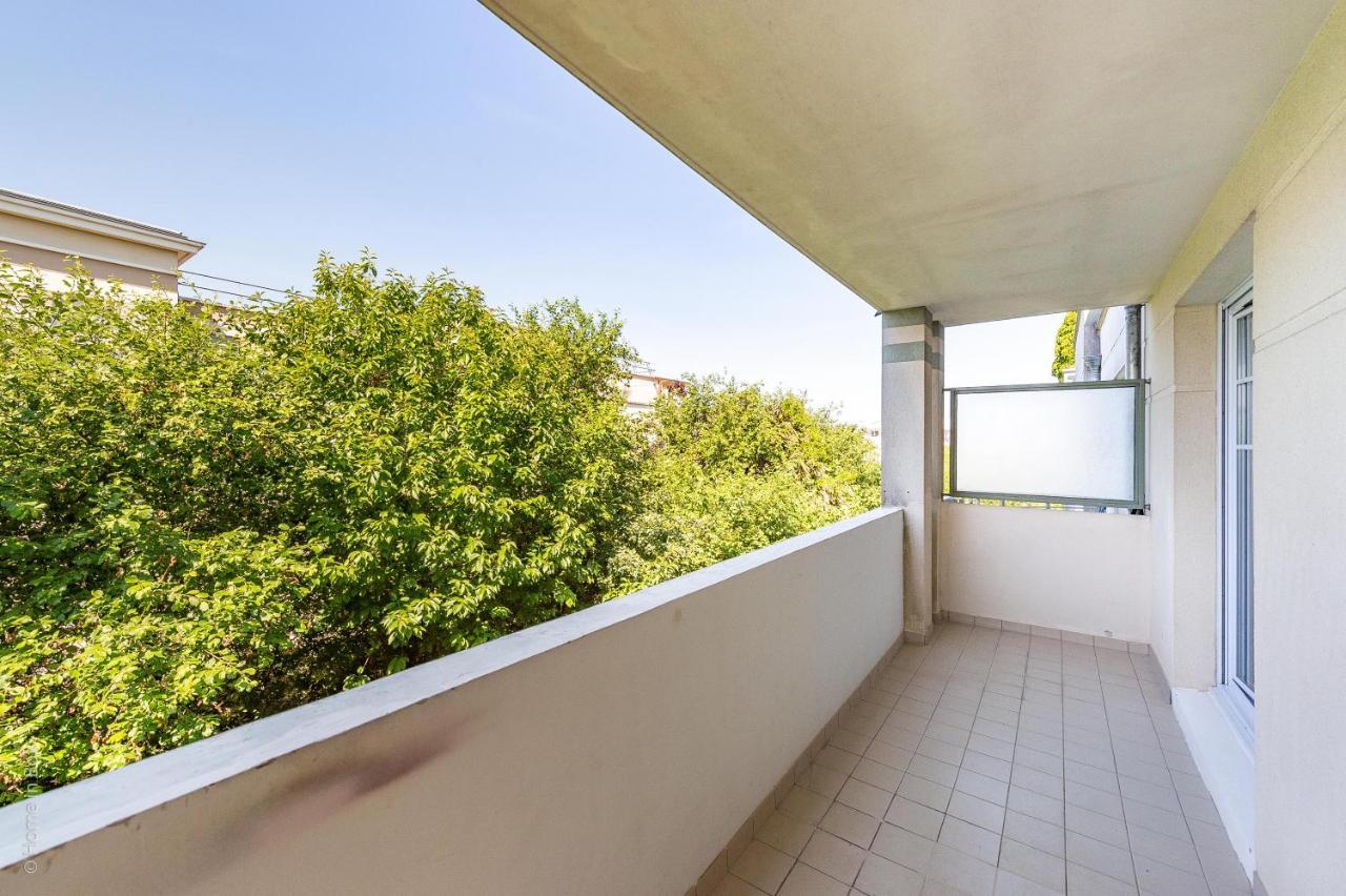 Cozy Corner Apartment Монтеврен Екстериор снимка